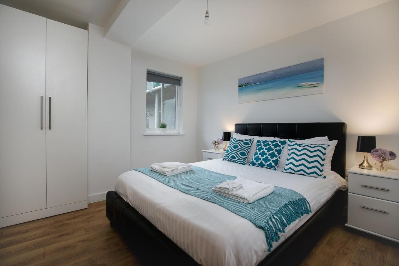 Skyvillion - Cozy Apartments In Enfield Town With Free Parking & Wifi Dış mekan fotoğraf