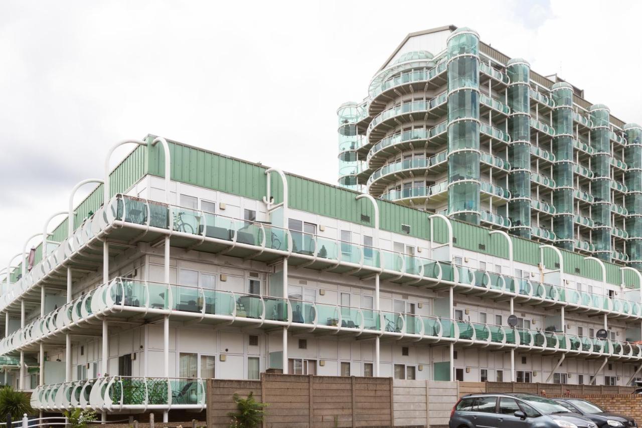 Skyvillion - Cozy Apartments In Enfield Town With Free Parking & Wifi Dış mekan fotoğraf