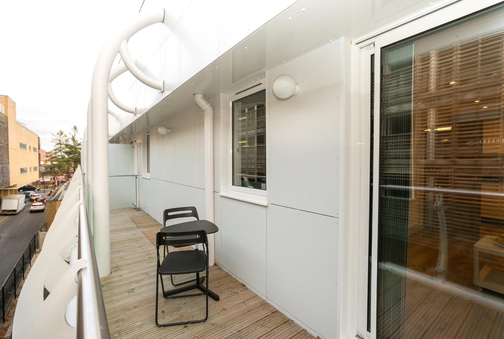 Skyvillion - Cozy Apartments In Enfield Town With Free Parking & Wifi Dış mekan fotoğraf