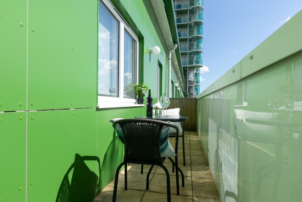 Skyvillion - Cozy Apartments In Enfield Town With Free Parking & Wifi Dış mekan fotoğraf