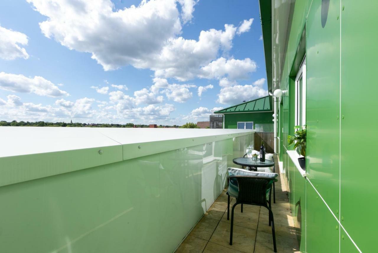 Skyvillion - Cozy Apartments In Enfield Town With Free Parking & Wifi Dış mekan fotoğraf